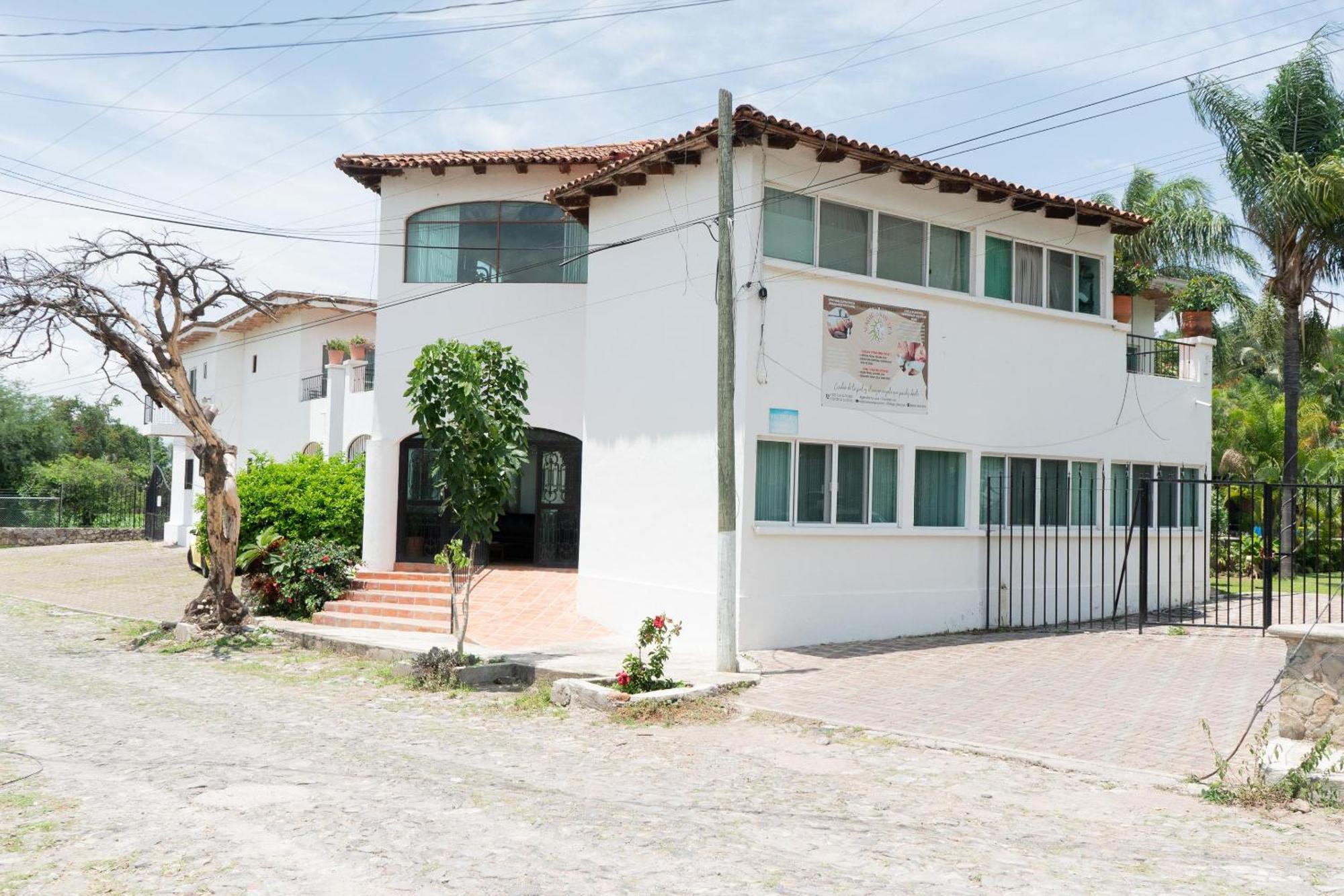 Capital O La Joya Del Lago Ajijic Bagian luar foto